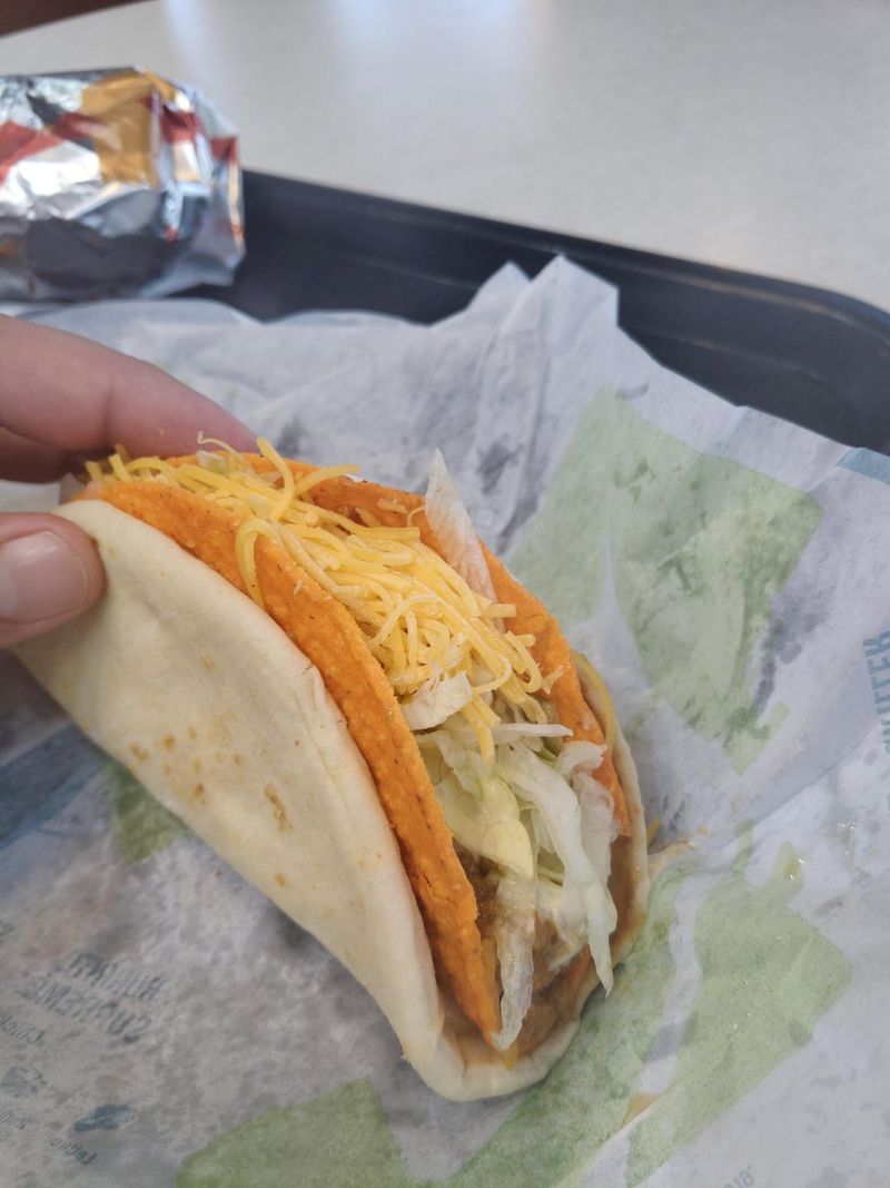 Taco Bell Cheesy Gordita Crunch