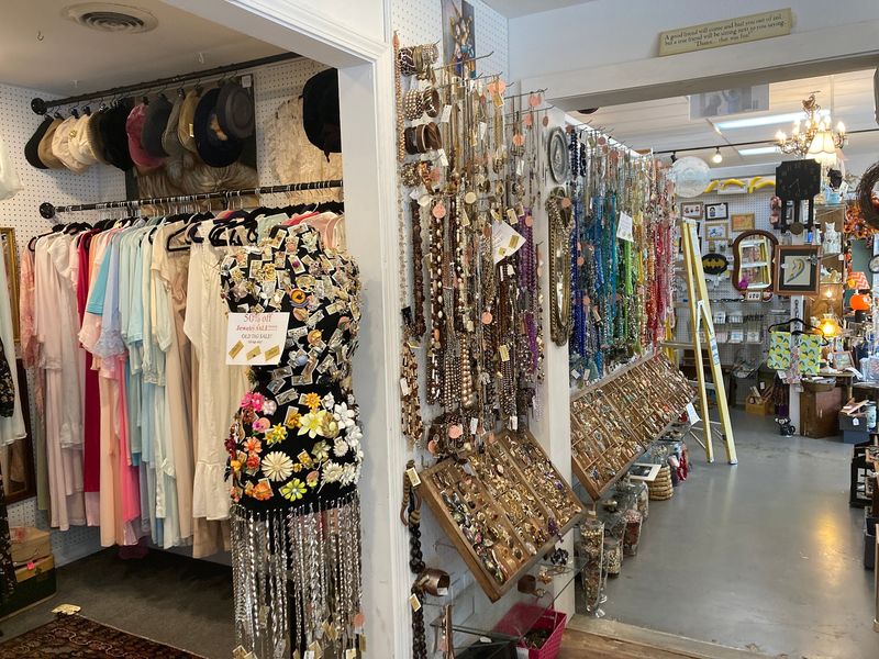 In Retrospect Vintage Mall & Boutique, Fayetteville In Retrospect Vintage Mall & Boutique, Fayetteville