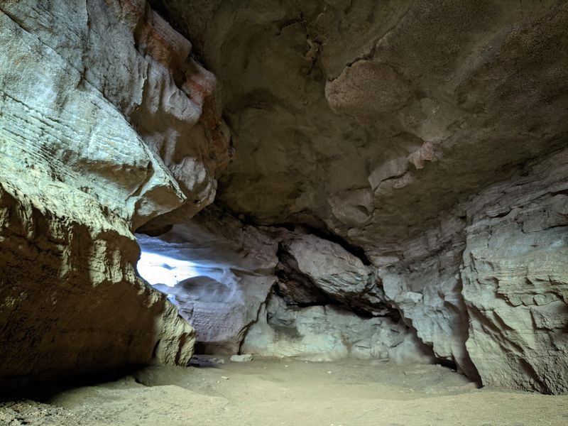 Indian Rockhouse Trail