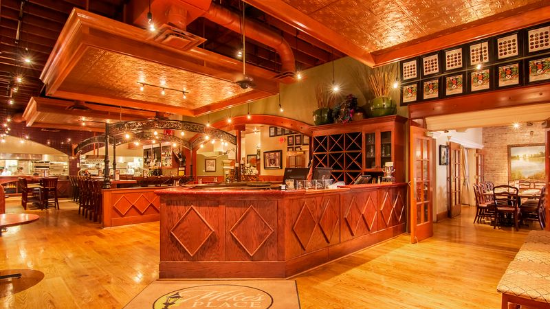 Enjoy Service That Complements The Meal