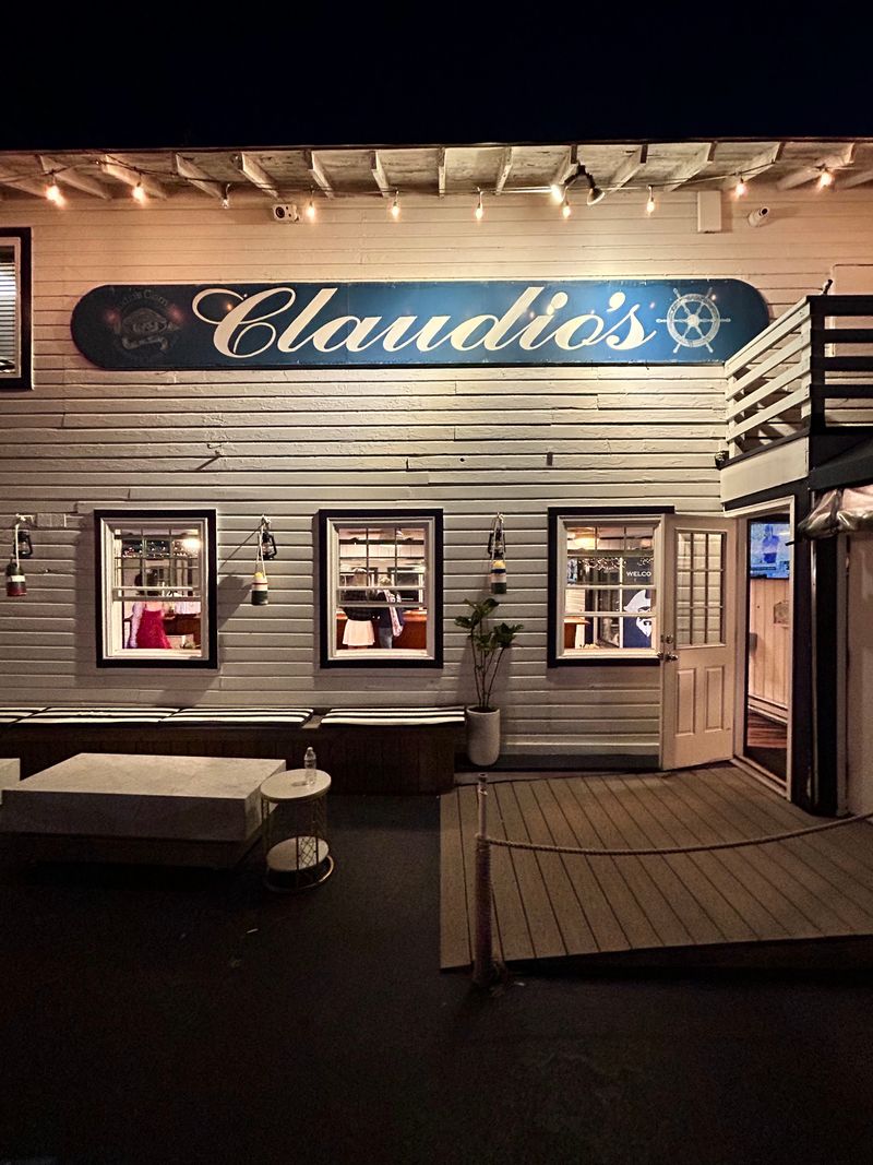 Claudio’s Clam Bar & Wharf, Greenport