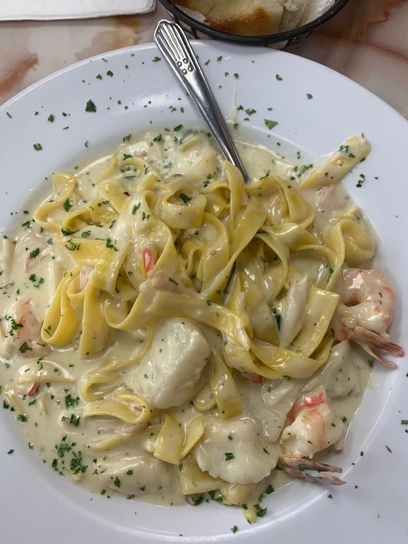 Pasta Plates That Shine