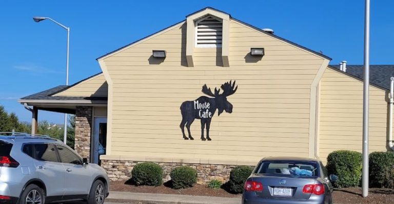 Inside The North Carolina Meat And Three Where The Vegetables Bring Back Childhood For Locals