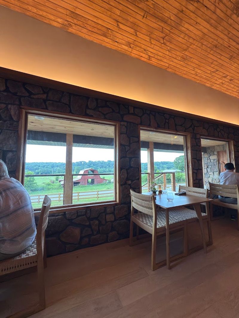 What Sets This Dining Experience Apart