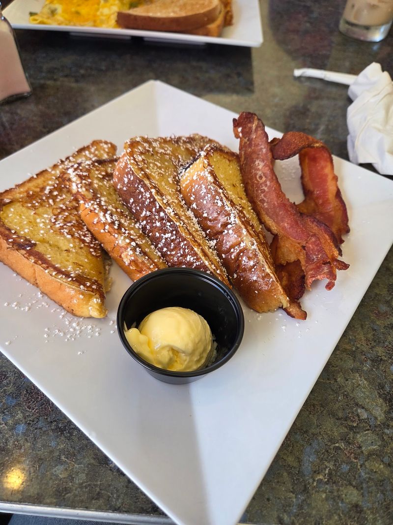 Iowa Toast That Puts A Wildly Creative Spin On French Toast Iowa Toast That Puts A Wildly Creative Spin On French Toast