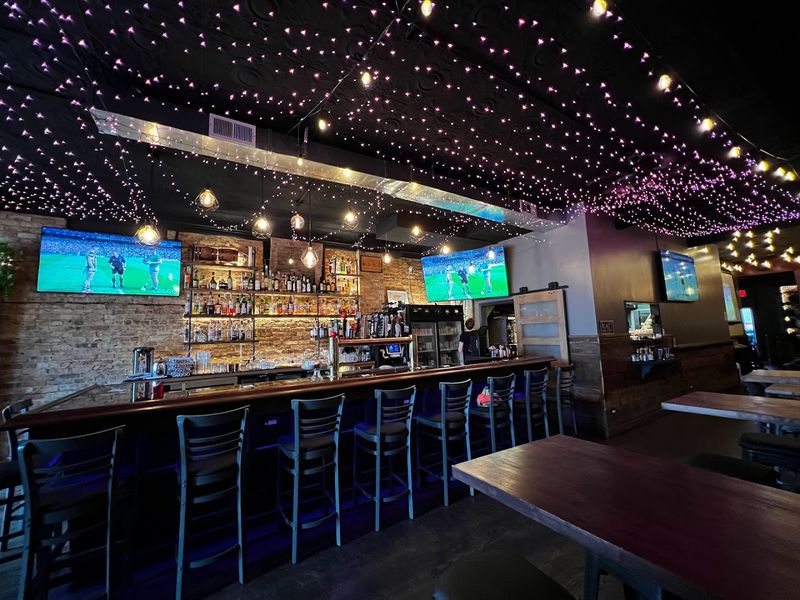 The Wolfhound Bar and Kitchen - Chicago