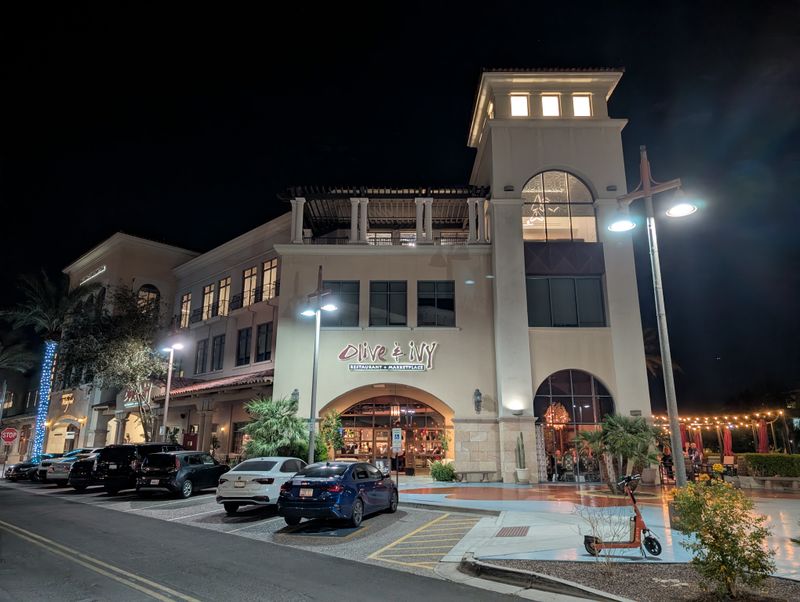 Olive & Ivy Restaurant & Marketplace – Scottsdale, Arizona