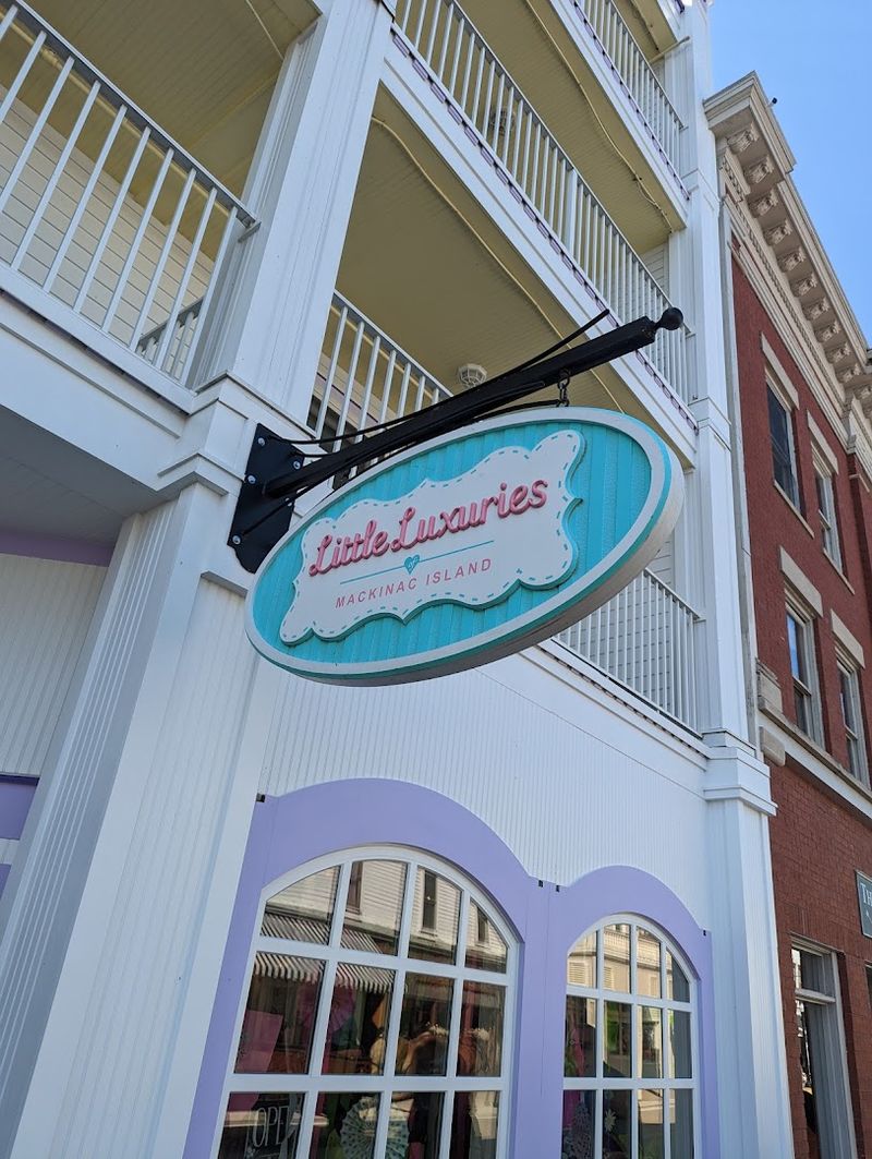 Windows, Beadboard, And A Smart Flow