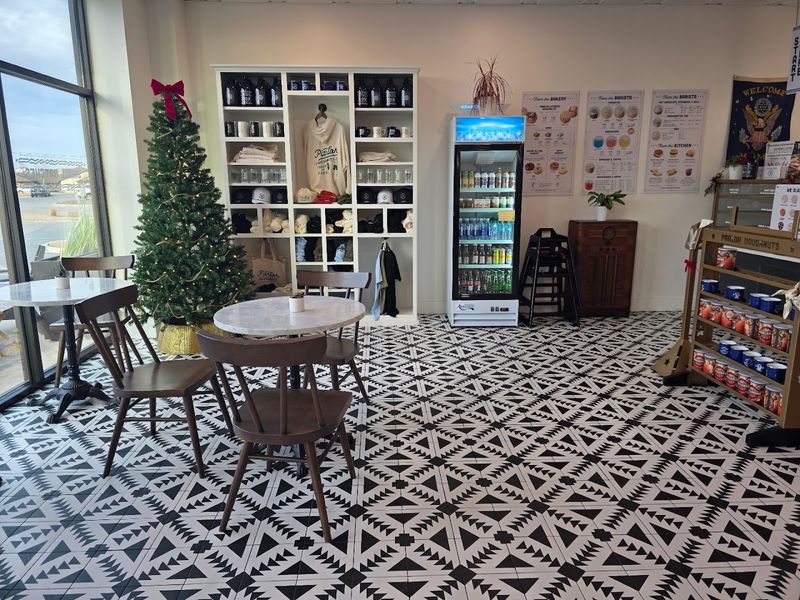 Parlor Doughnuts, Rogers