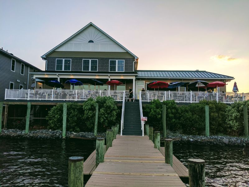 The Lighthouse Restaurant & Dock Bar – Solomons