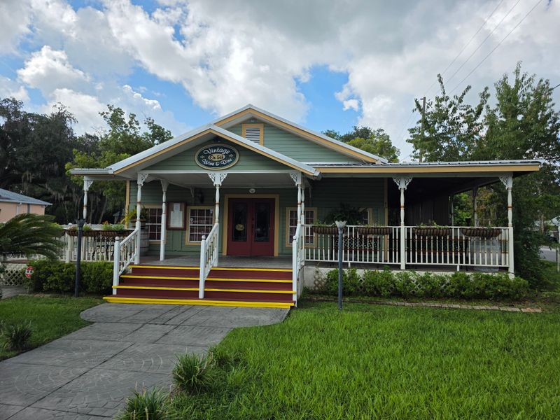 Vintage on 5th — Crystal River, Florida