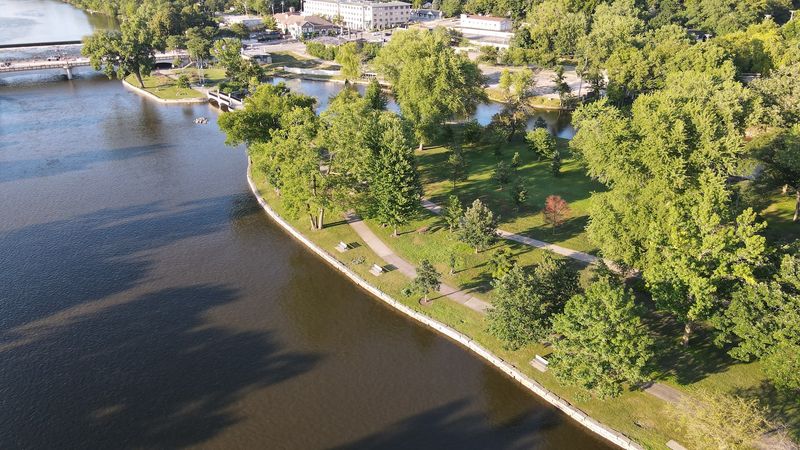 Island Park, Geneva