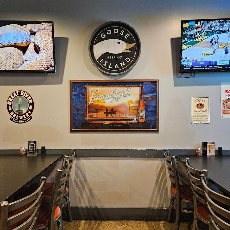 Clint's Draft House Pizza & Grill - Moline