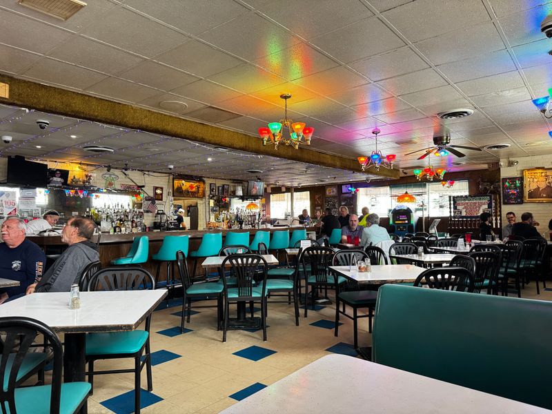 Vito & Nick's Pizzeria – Chicago