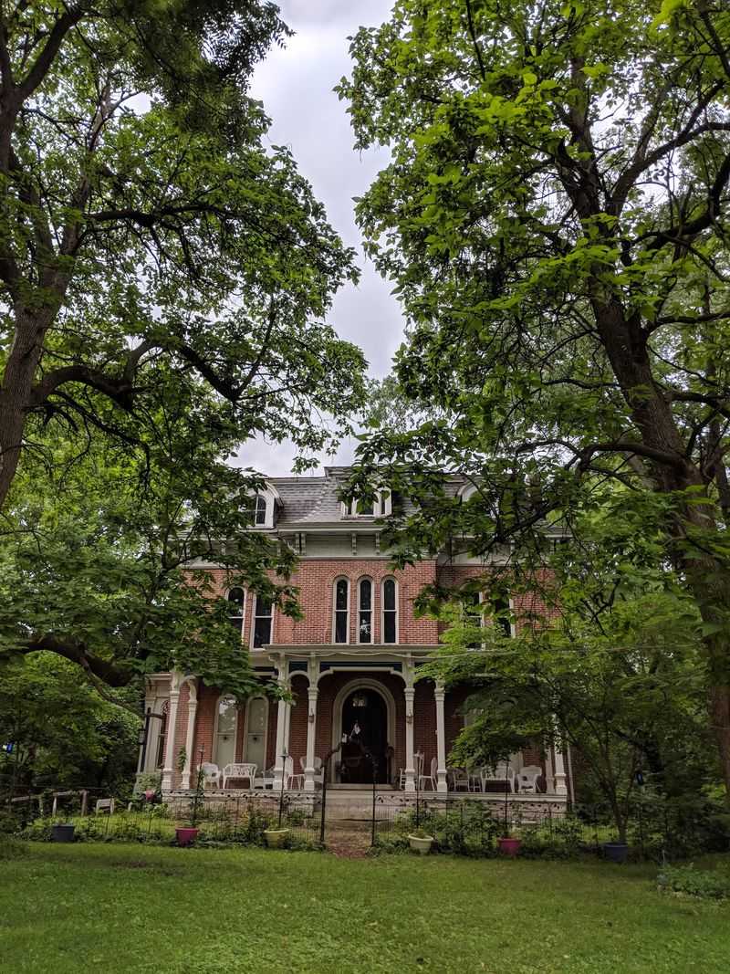 Italianate Style And 16 Elegant Rooms