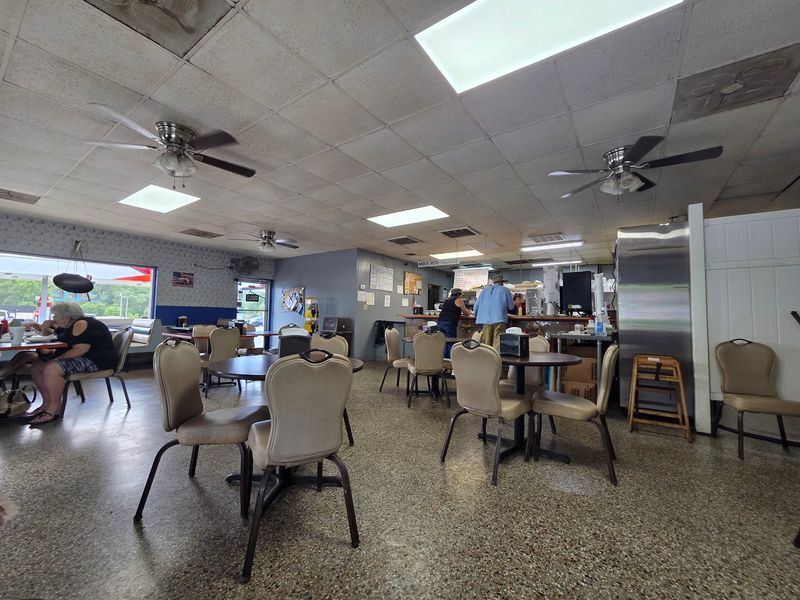 J & L Cafe