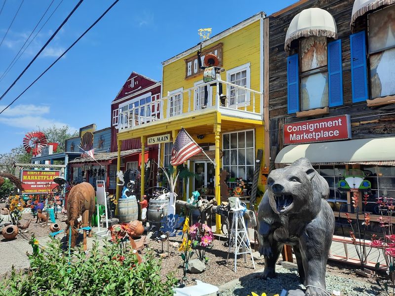 Simply Amazing Marketplace: Furniture, Finds, And A Little Bit Of Everything