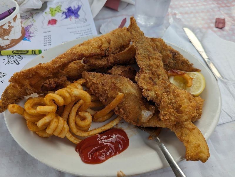 Raber Bay Bar & Restaurant, Goetzville