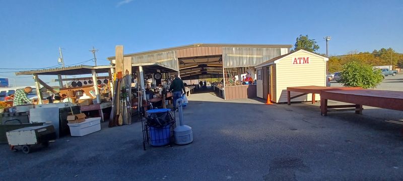 Jake's Flea Market, Barto, Pennsylvania Jake's Flea Market, Barto, Pennsylvania