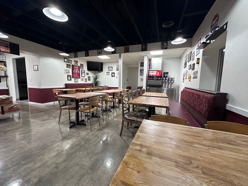 Jake's Hot Chicken, Rogers