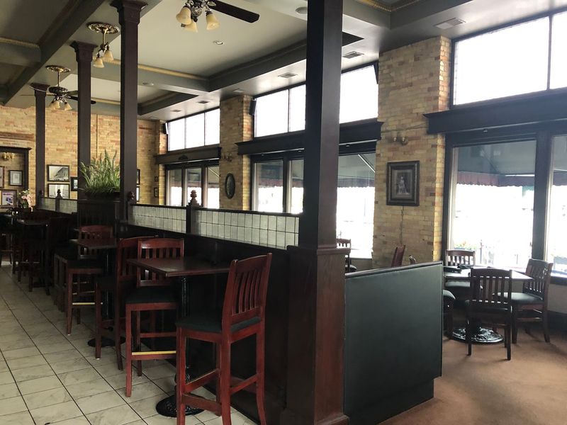 Jake's Old City Grill