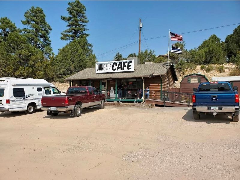 June's Cafe — Heber-Overgaard