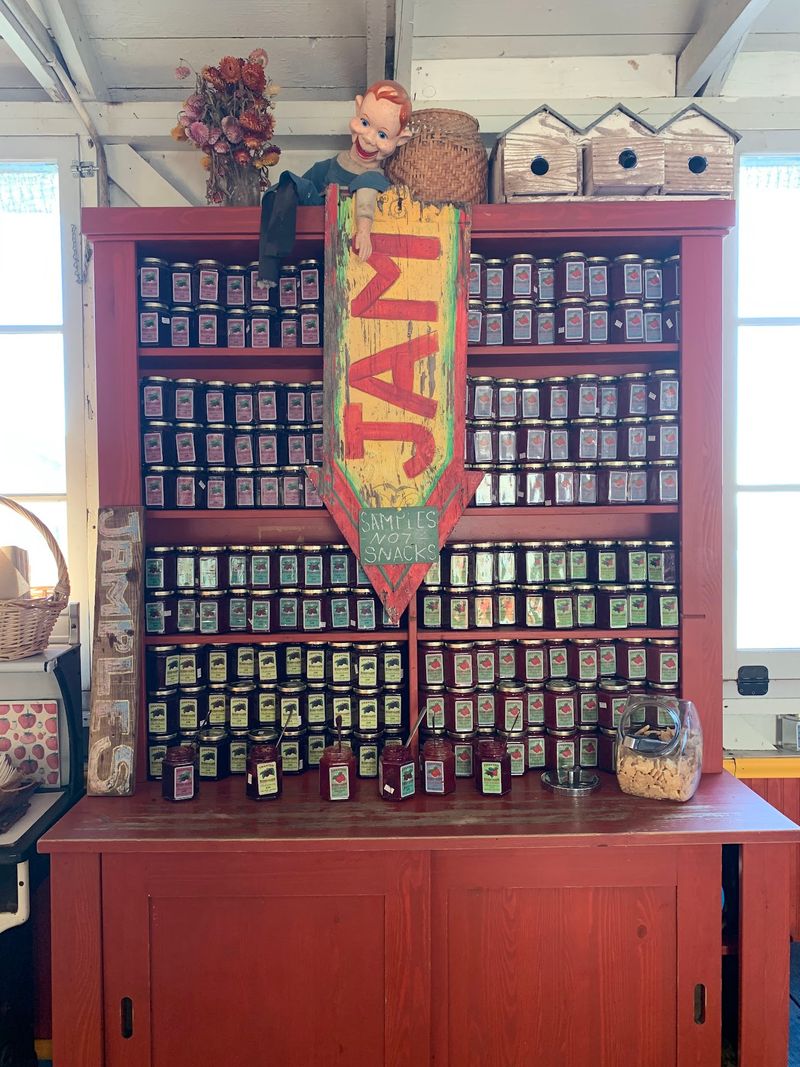 Jam Jars That Make Excellent Souvenirs And Even Better Toast Jam Jars That Make Excellent Souvenirs And Even Better Toast