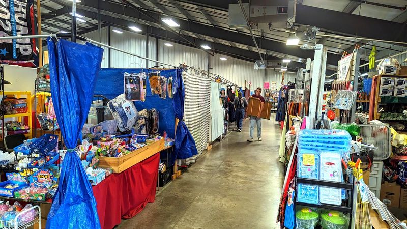Four Seasons Flea & Farm Market, Youngstown, Ohio