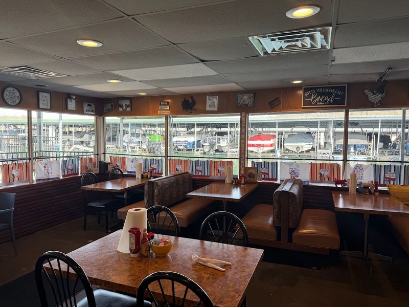 Jaclyn's Kitchen At Beaver Lake, Rogers