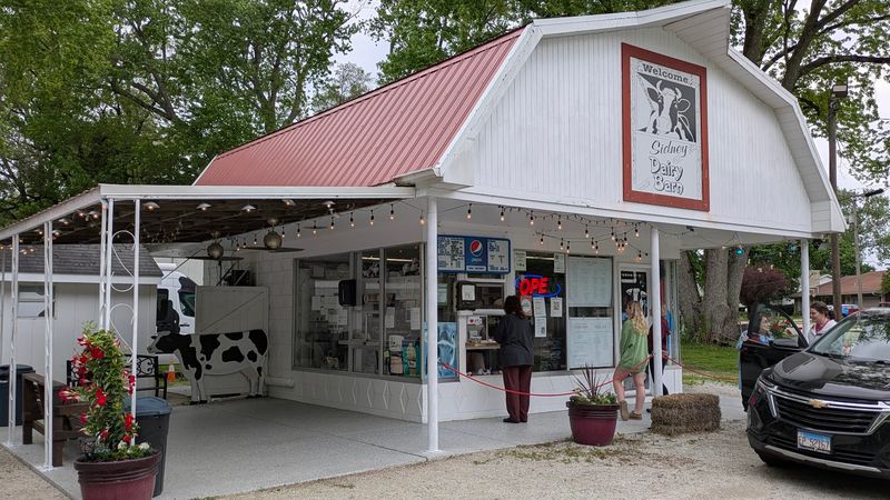 Sidney Dairy Barn - Sidney