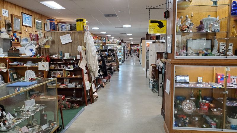 Jeffrey's Antique Gallery, Findlay
