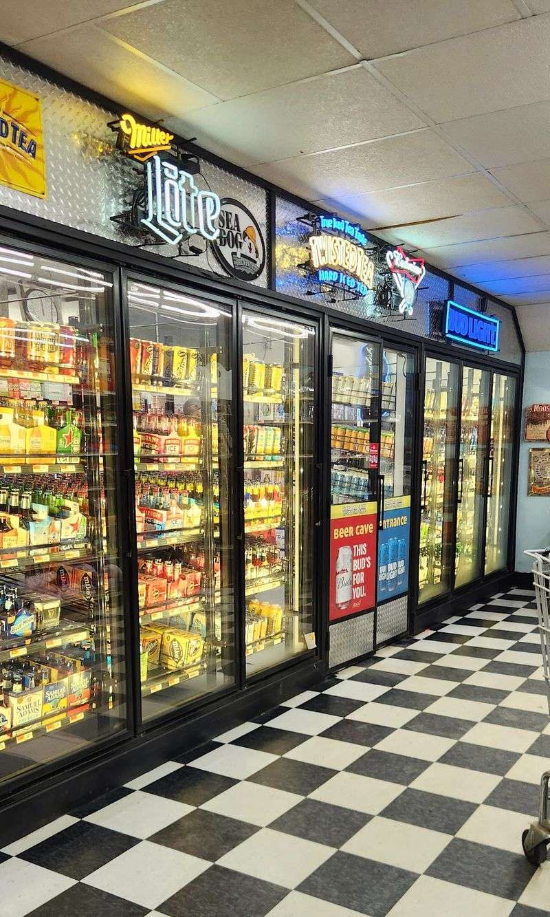 Jerry's Food Store, Island Falls