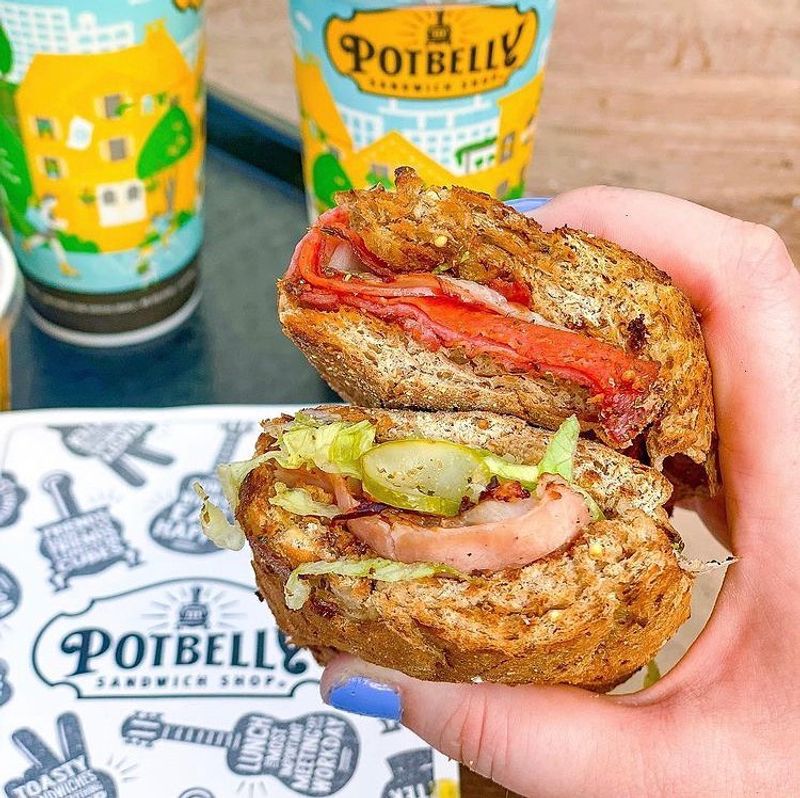 Potbelly Sandwich Shop: Cozy Comfort Between Bread