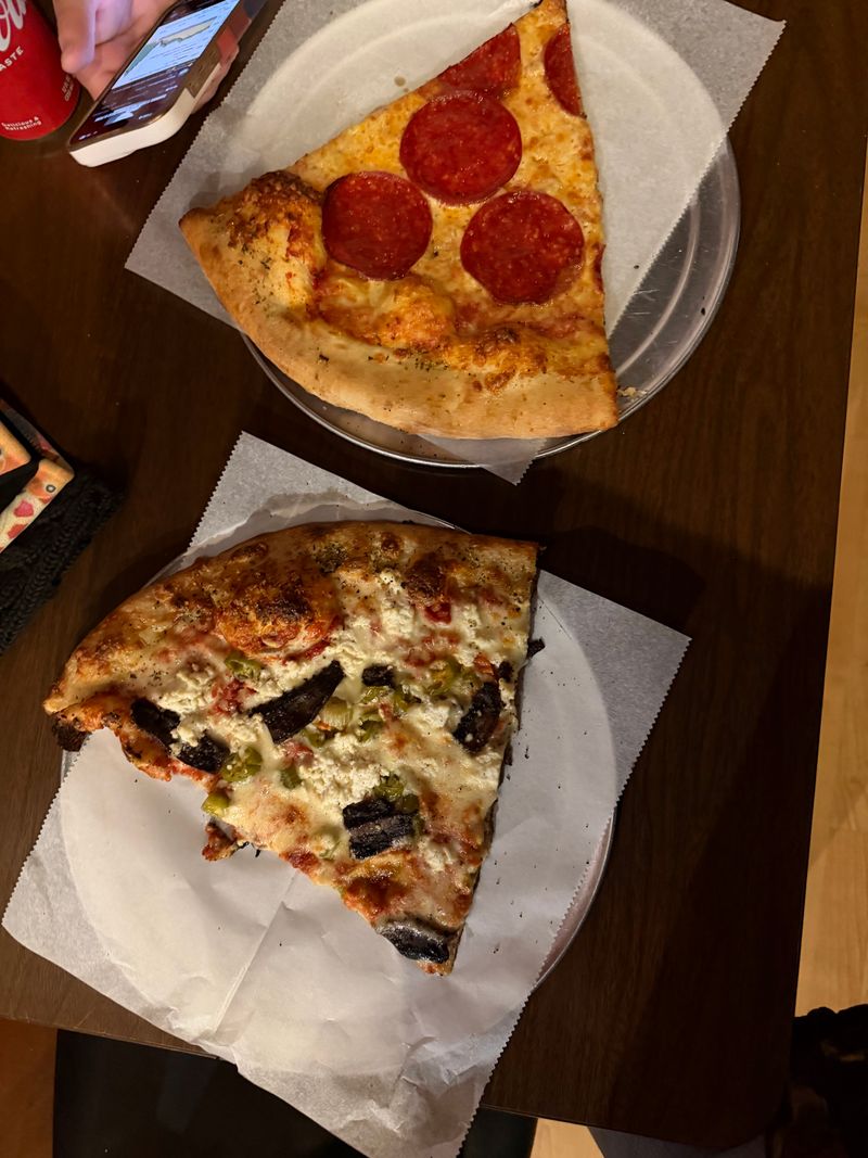 Dante's Pizzeria – Chicago