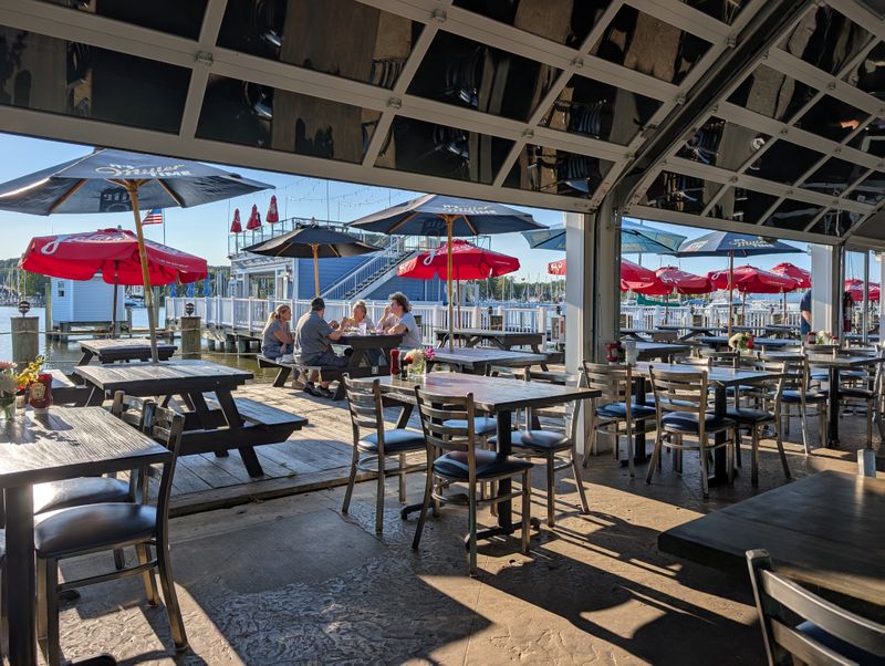 Skipper's Pier Restaurant & Dock Bar, Deale