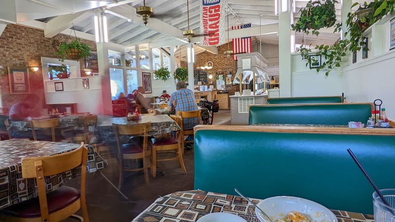 Jim's Buffet & Grill: Down-Home Hospitality in Marianna