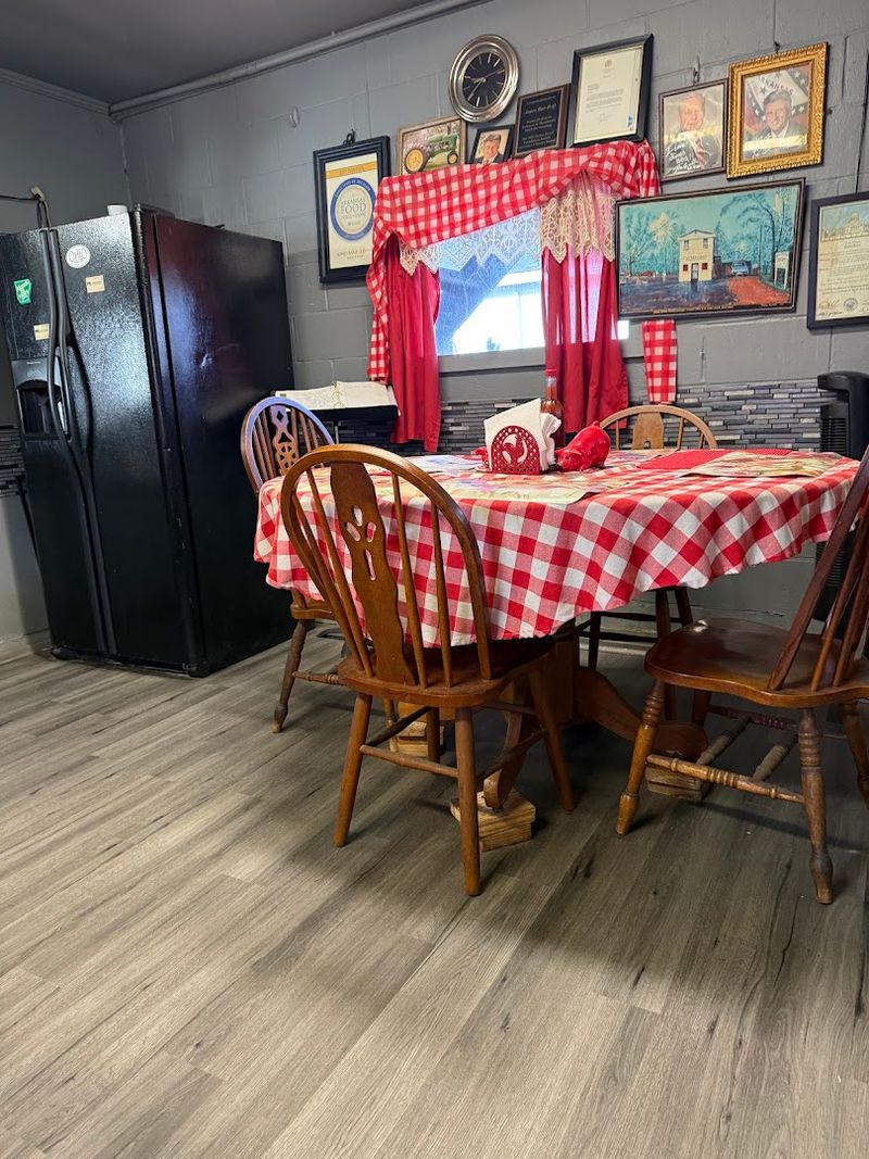 Jones Bar-B-Q Diner, Marianna