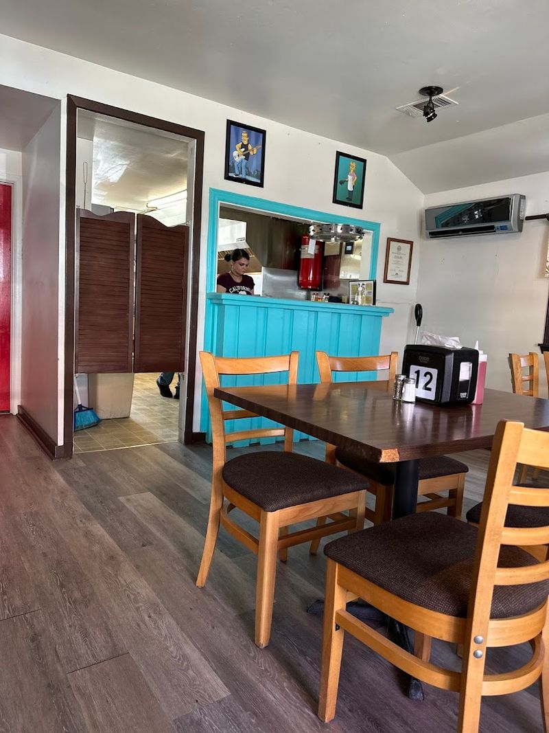 CrossEyed Catfish Cafe, Hardy