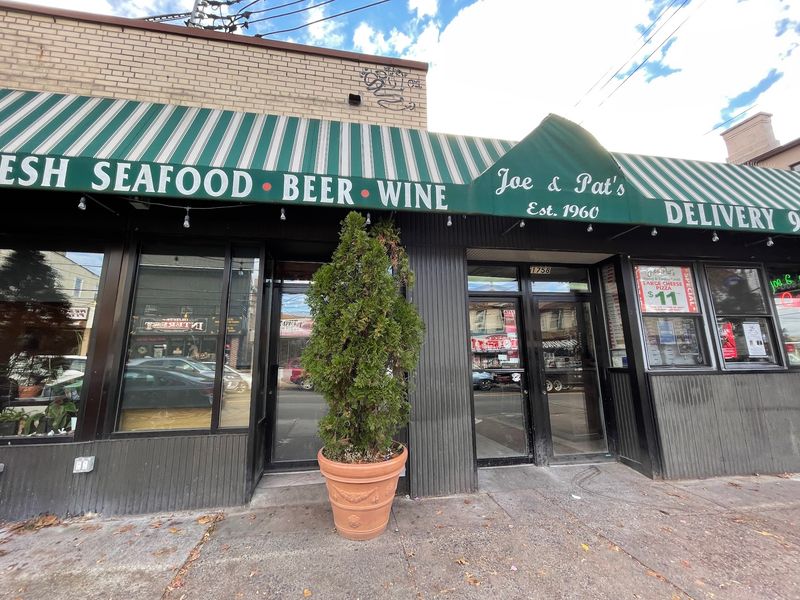 Joe & Pat's Pizzeria & Restaurant Joe & Pat's Pizzeria & Restaurant