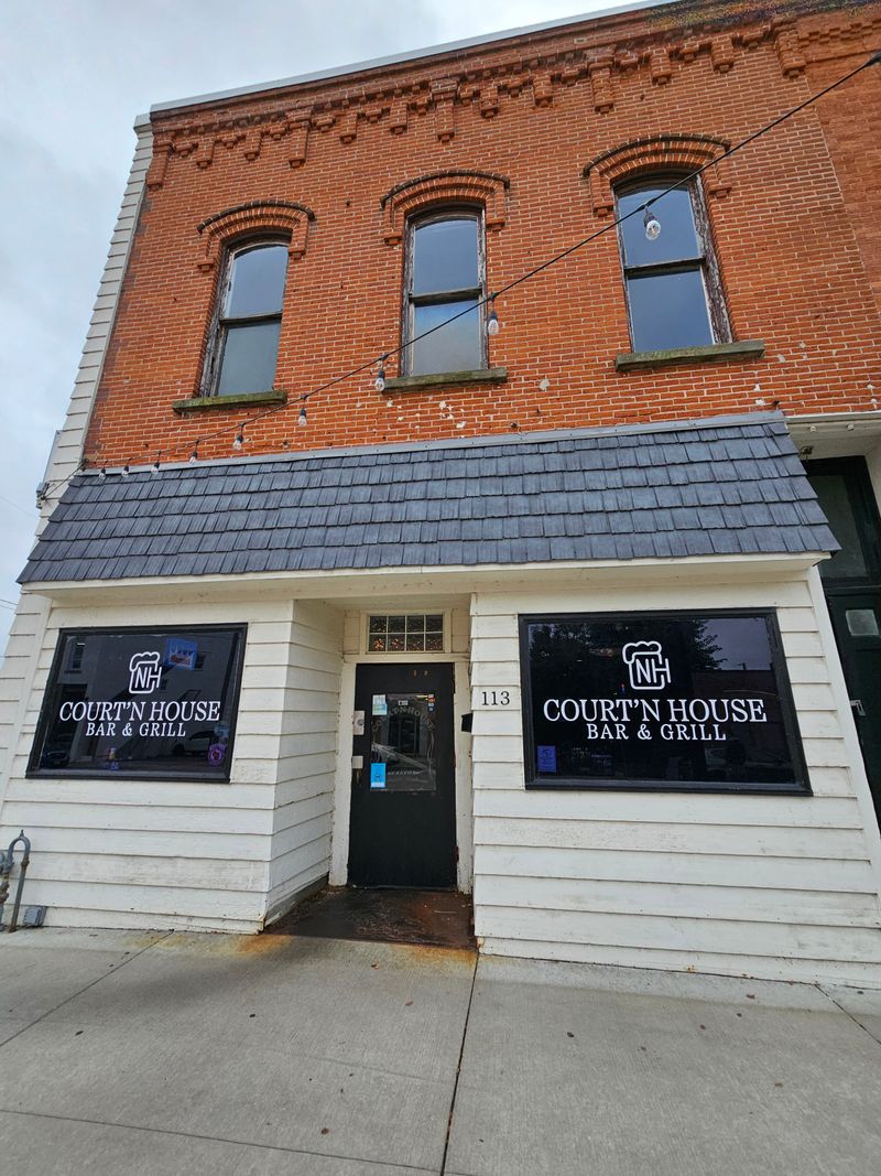 Court’n House Bar And Grill