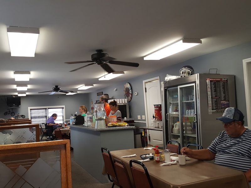 Joe's Grill Featuring Jewel's Deluxe, Darlington