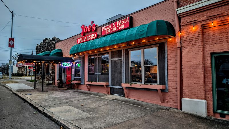 Joe's Italian Bistro
