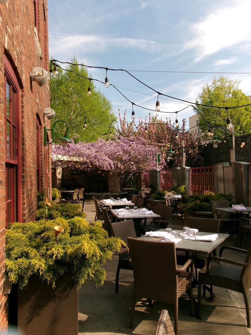 John J Jeffries Restaurant, Lancaster