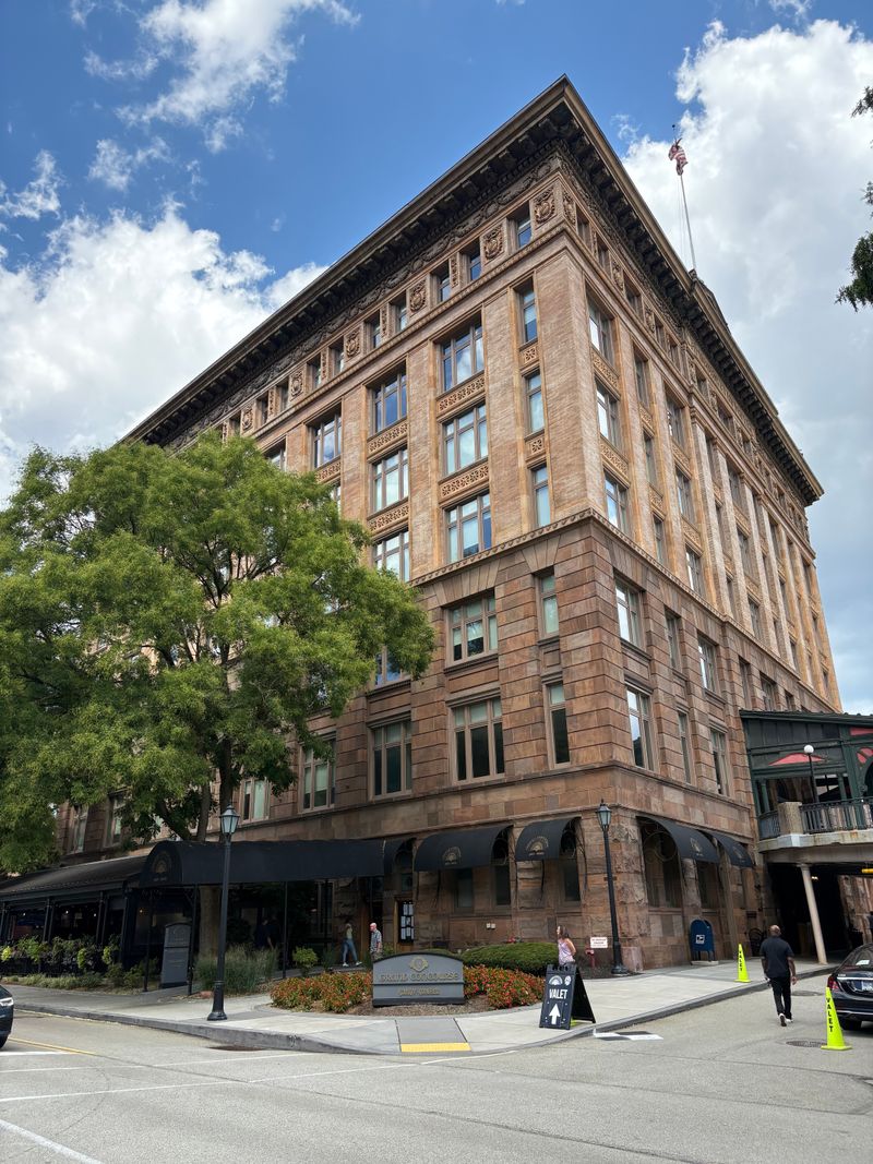 Grand Concourse, Pittsburgh