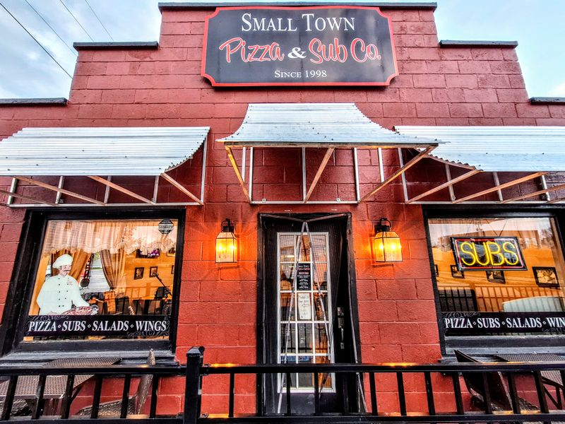 Small Town Pizza