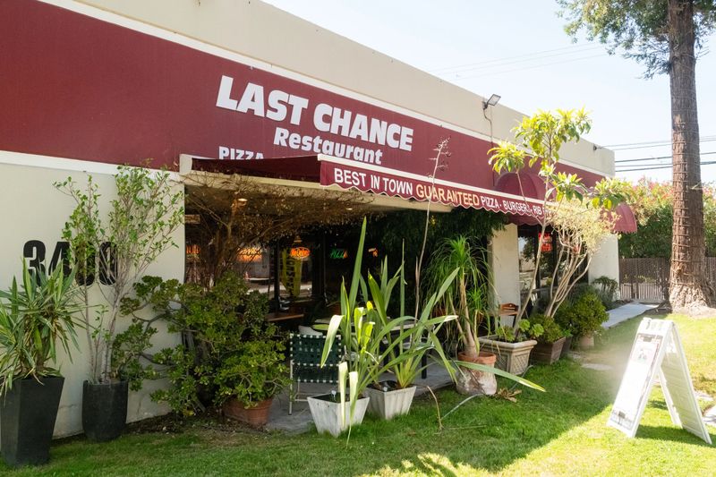 Last Chance Restaurant – Santa Clara (3400 De La Cruz Blvd)