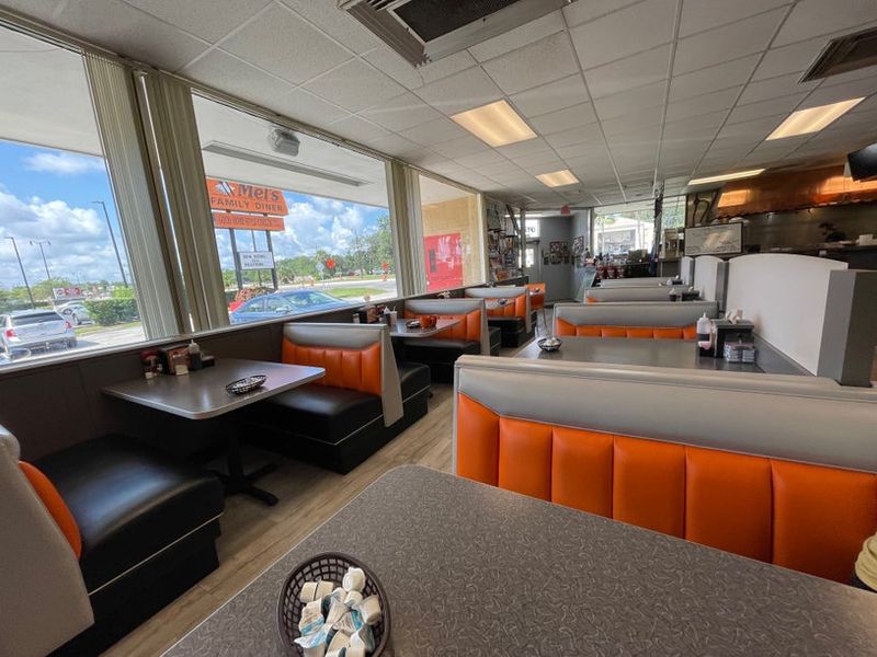 Mel’s Family Diner, Sanford