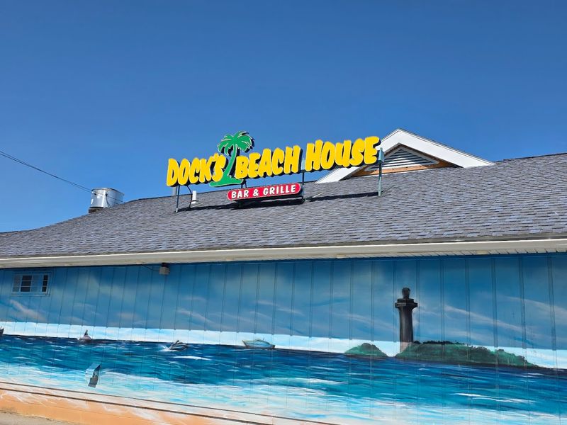 Dock's Beach House, Port Clinton