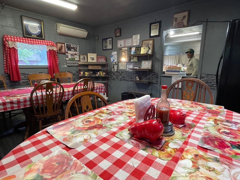 Jones Bar-B-Q Diner, Marianna Jones Bar-B-Q Diner, Marianna
