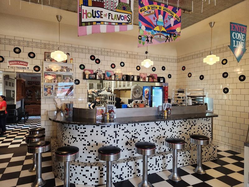 House Of Flavors, Ludington